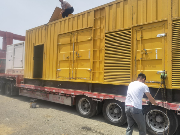 郎溪除了负载情况和发动机维护，还有哪些因素会影响 200kw 柴油发电机的油耗？