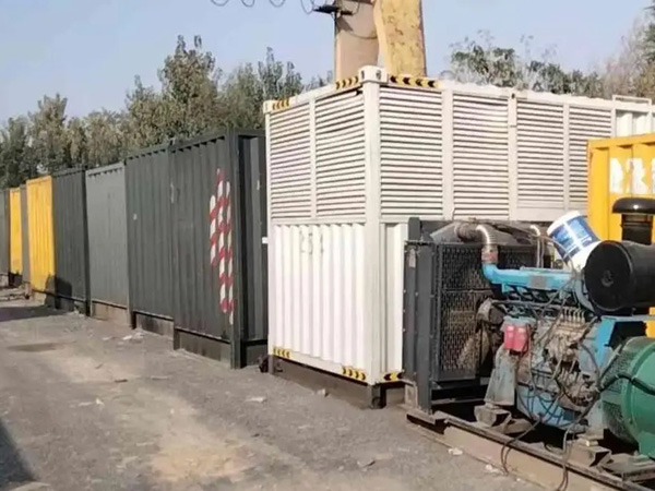 郎溪200KW柴油发电机机组每小时油耗是多少？
